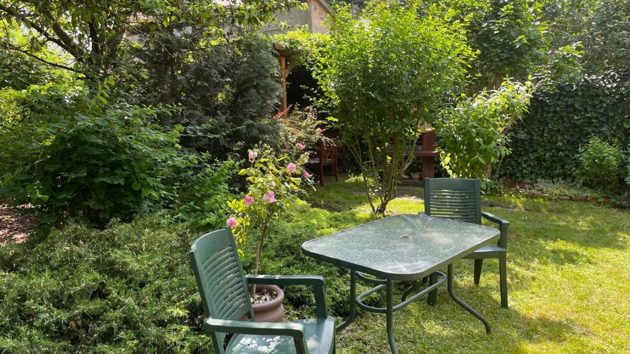 Апартаменты Kohaz Apartman Веспрем Экстерьер фото
